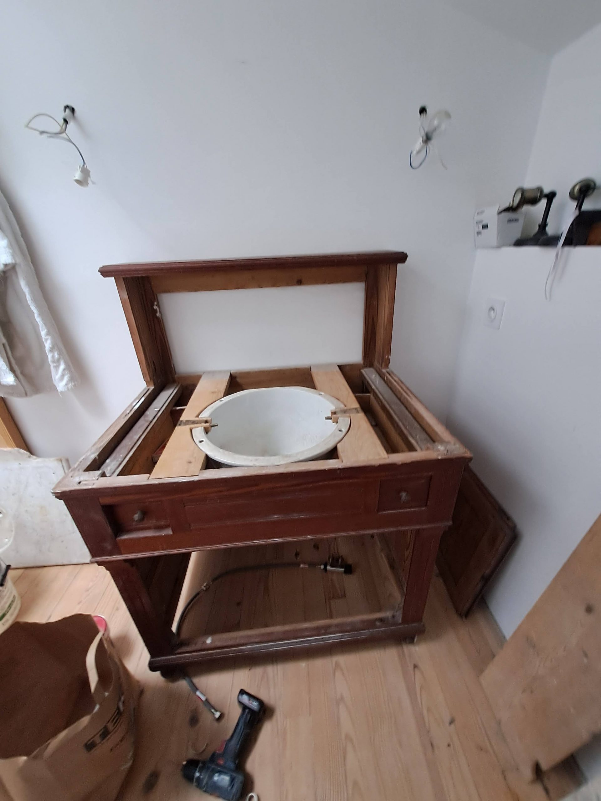 adaptation lavabo antiquite avant